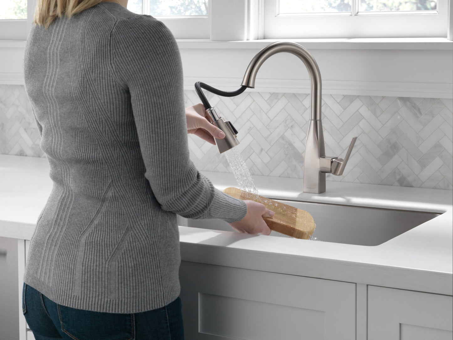 Peerless Xander P7919LF Single-Handle Pull-Down Kitchen Faucet