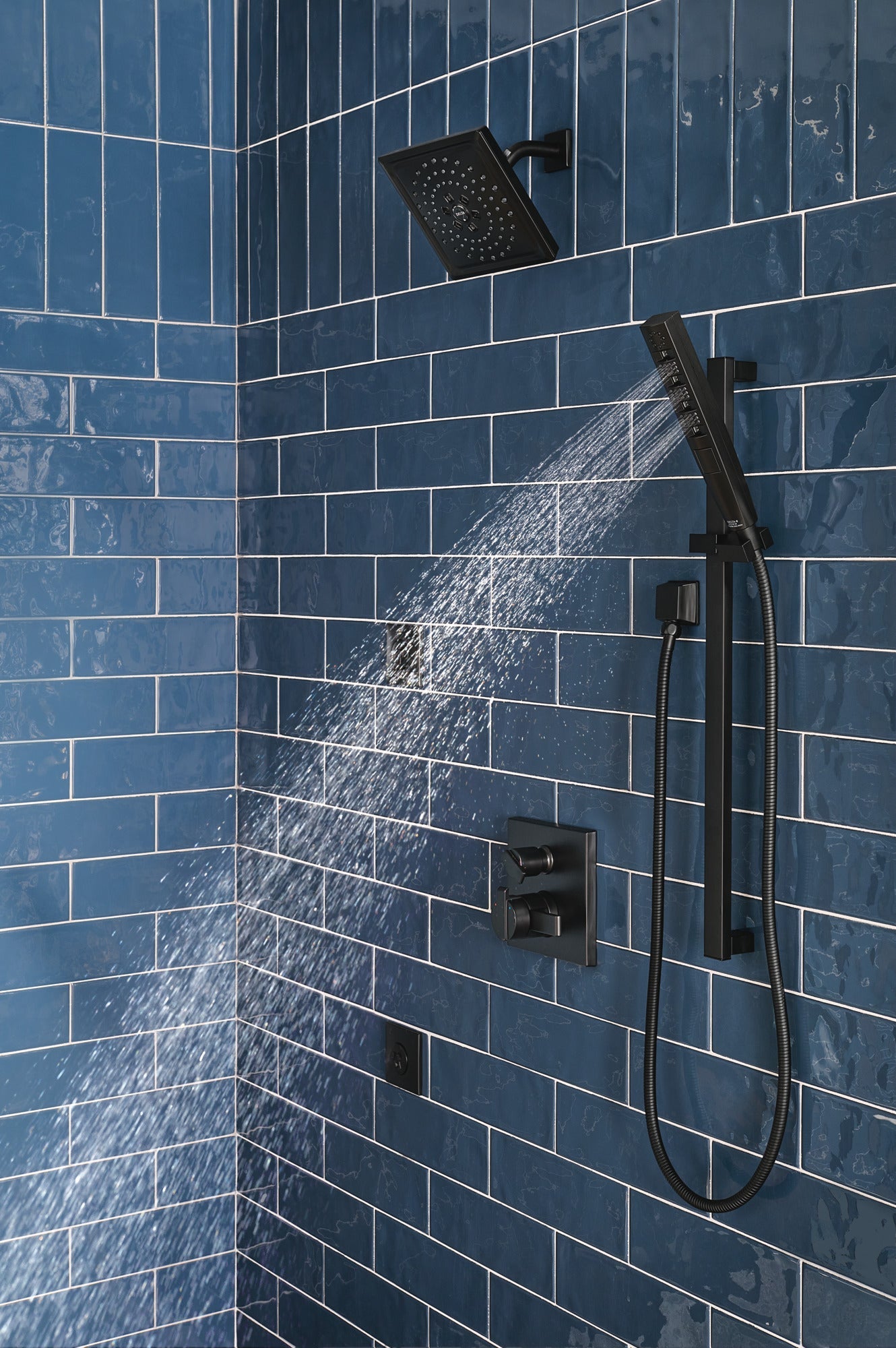 Delta Ara T27967 Angular Modern Monitor 17 Series Valve Trim with 6-Setting Integrated Diverter