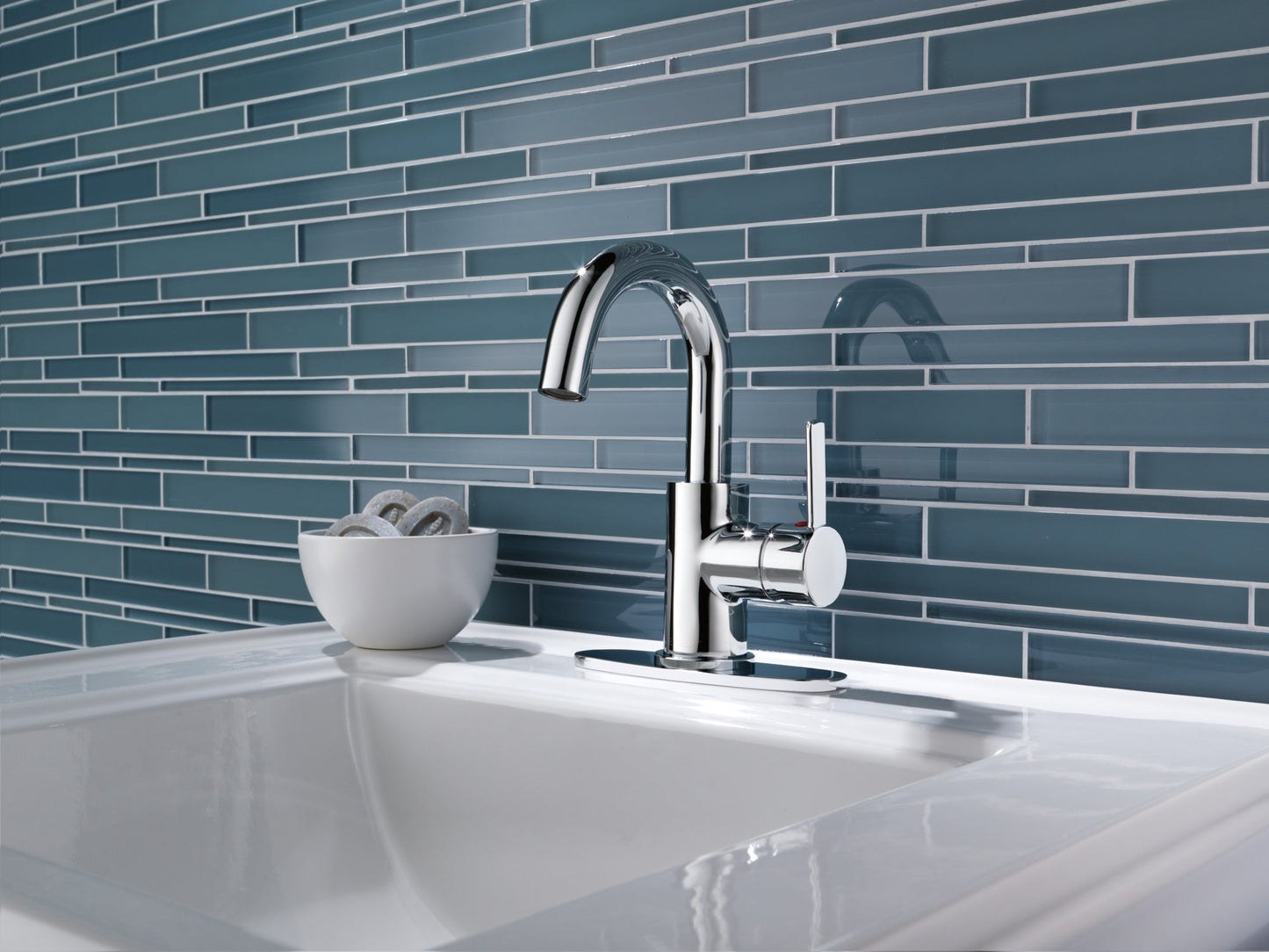 Peerless Precept P191102LF Single Handle Centerset Bathroom Faucet