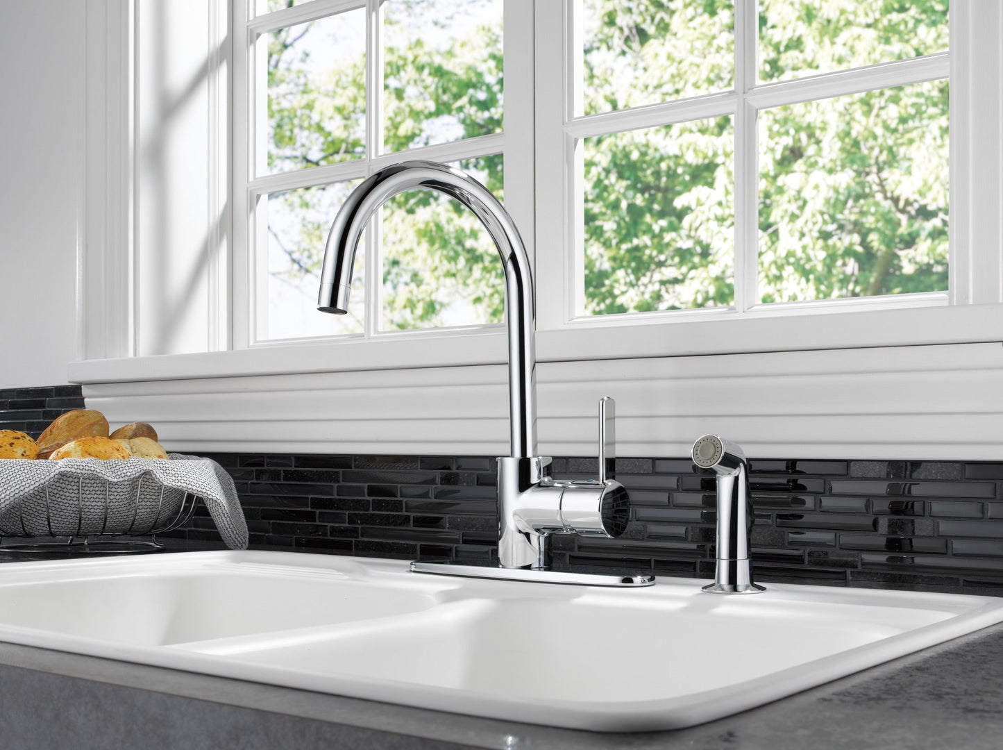 Peerless Precept P199152LF Single Handle Kitchen Faucet with Spray