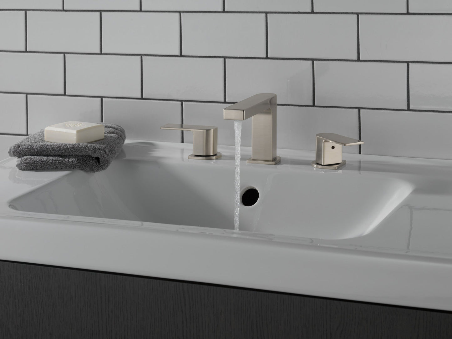 Peerless Xander P3519LF Two Handle Widespread Bathroom