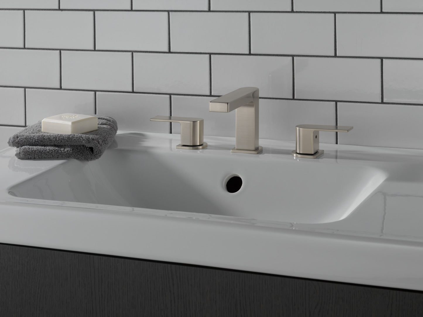 Peerless Xander P3519LF Two Handle Widespread Bathroom