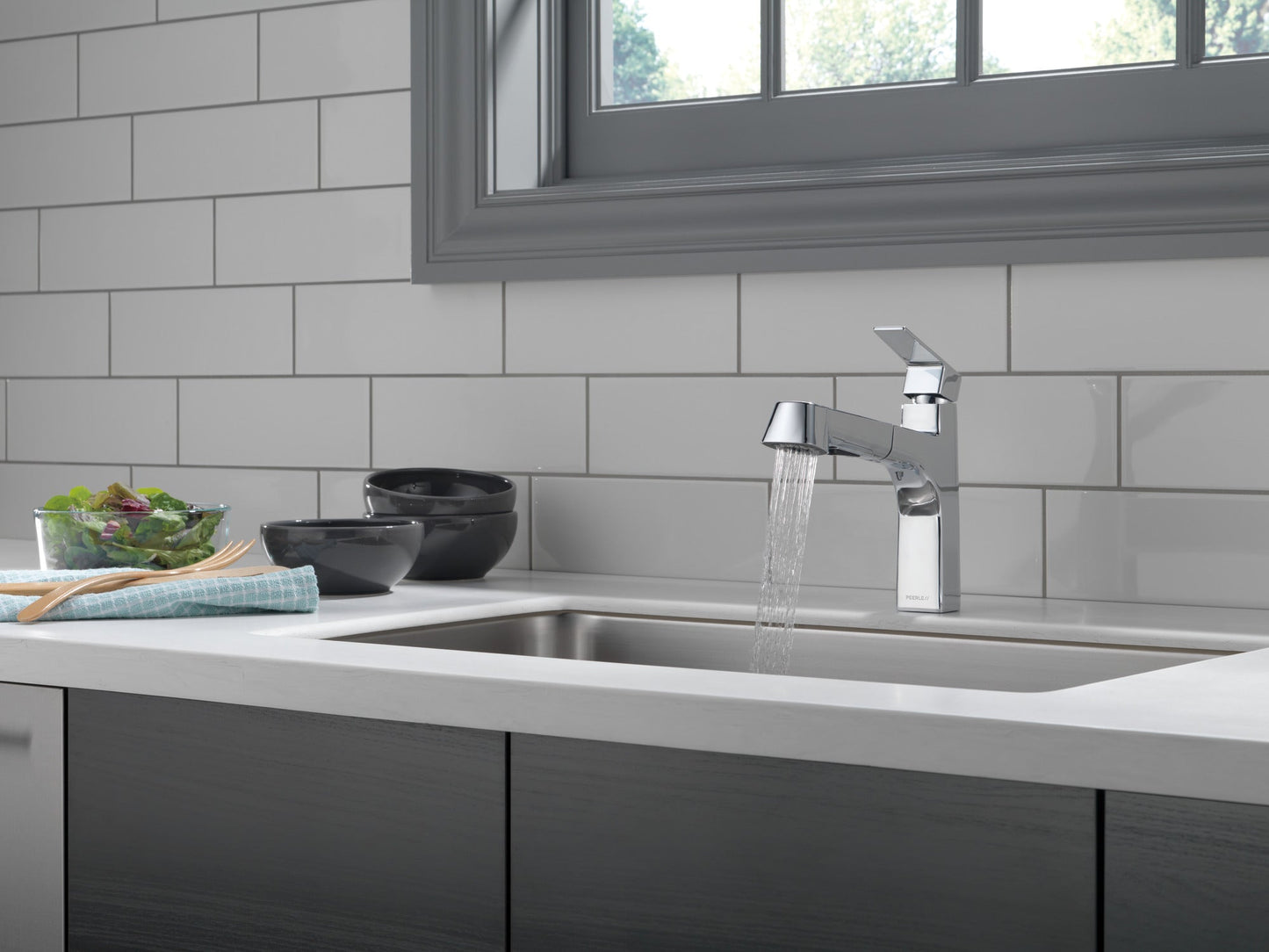 Peerless Xander P6919LF Single Handle Pullout Kitchen