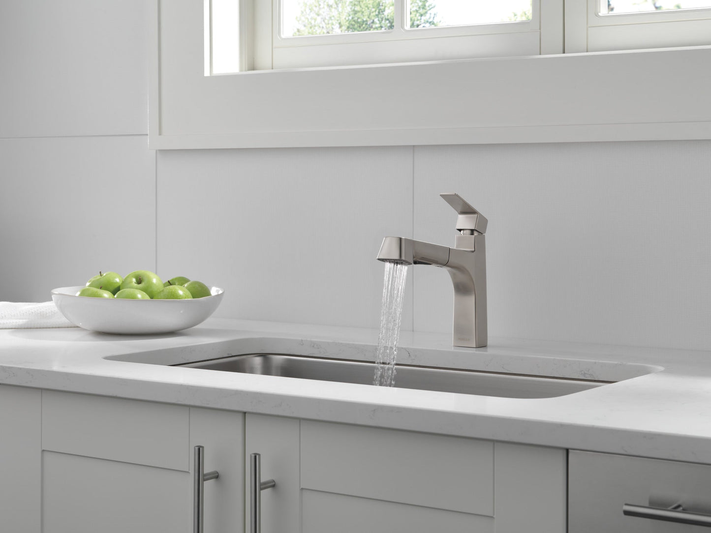 Peerless Xander P6919LF Single Handle Pullout Kitchen