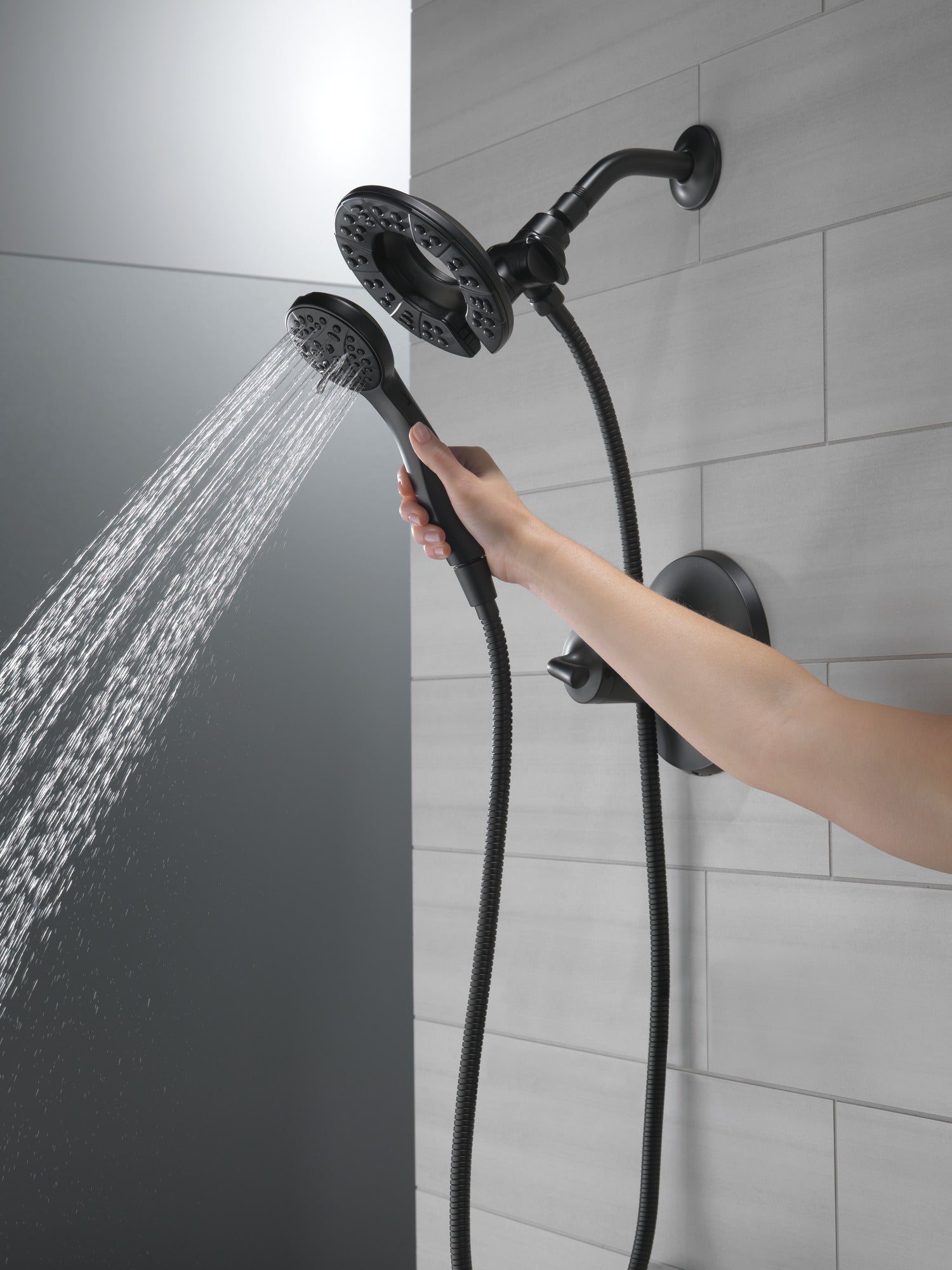 Delta Kayra: Monitor 17 Series Shower Trim
