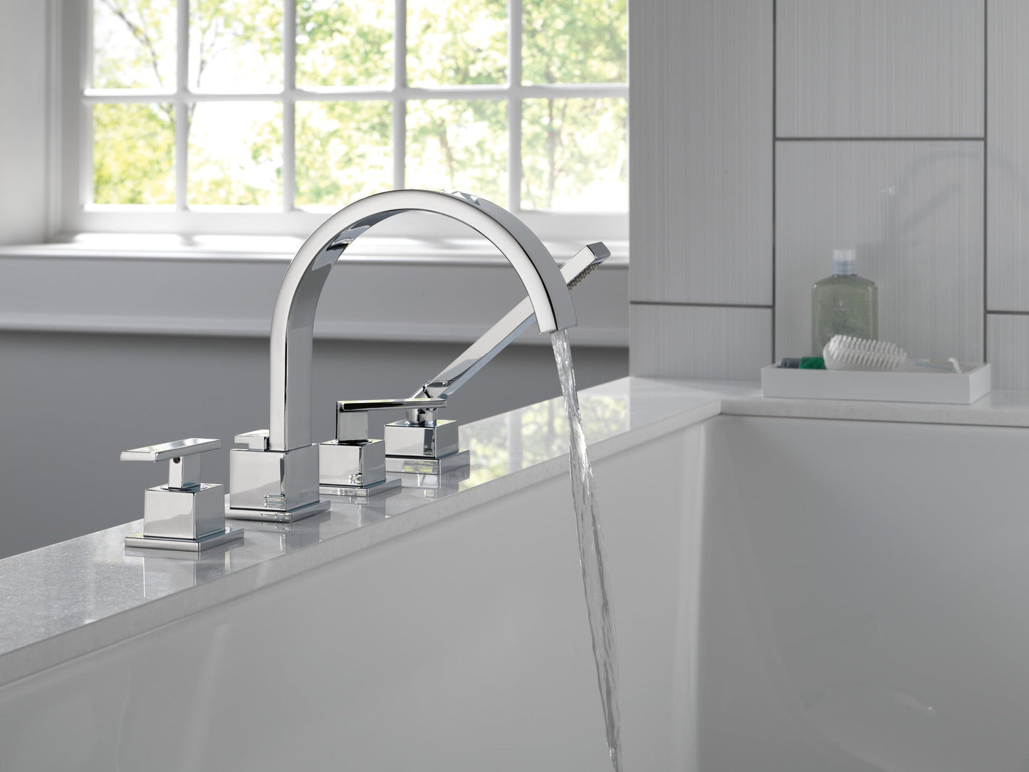 Delta Vero T4753 Roman Tub Trim with Hand Shower