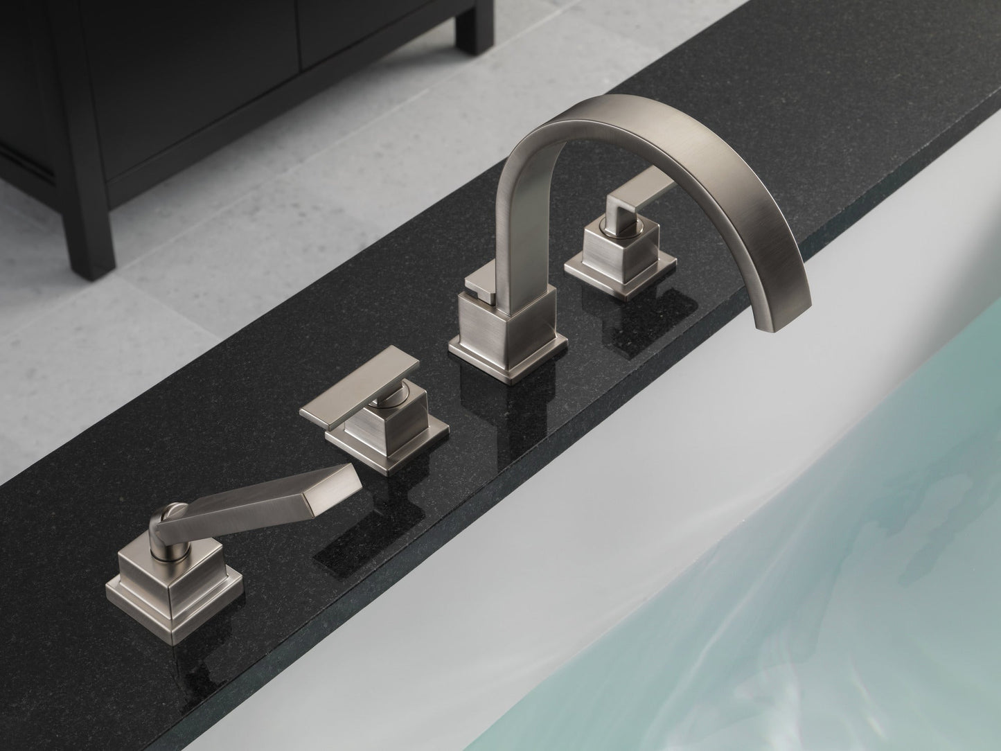 Delta Vero T4753 Roman Tub Trim with Hand Shower