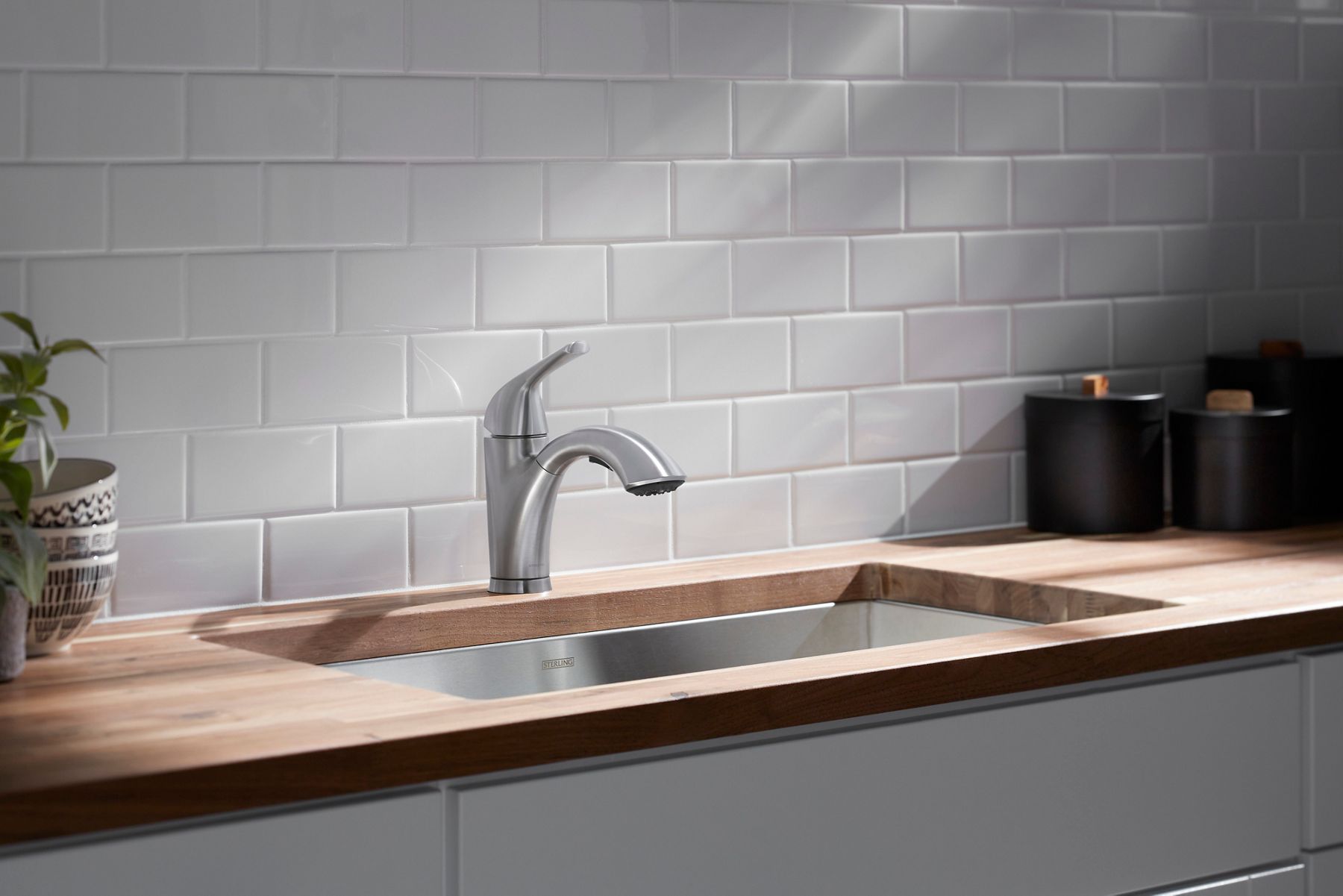 Sterling 24275 Medley Pull-out Single-handle Kitchen Faucet, Vibrant Stainless